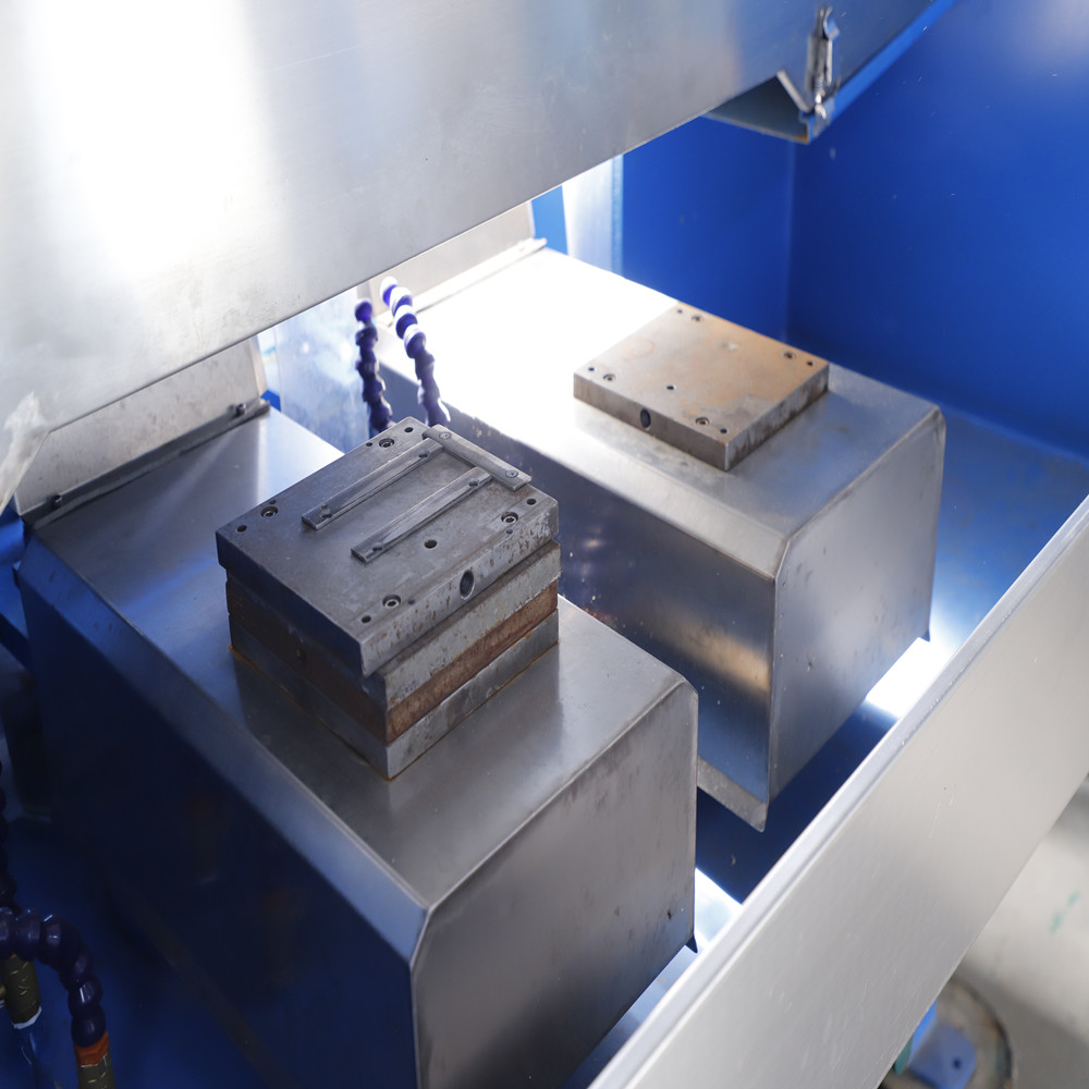 200寬雙工位數(shù)控水砂機(jī) 200寬雙工位數(shù)控水砂機(jī)